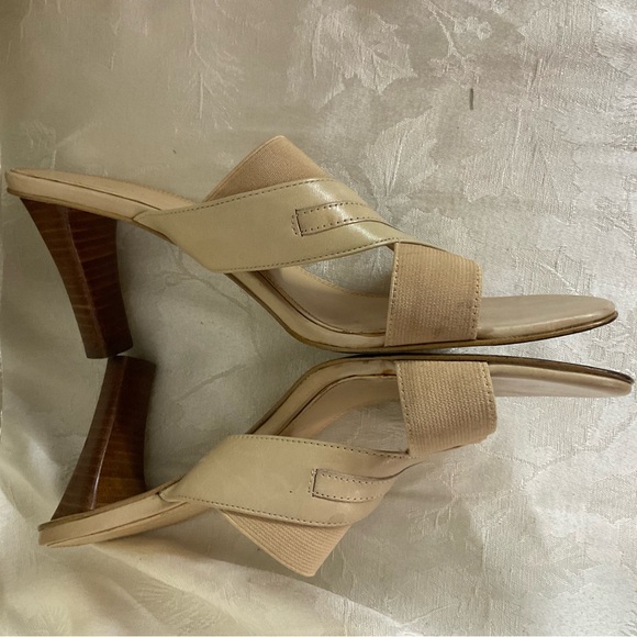 Ann Klein leather & elastic heeled sandal - Picture 2 of 5